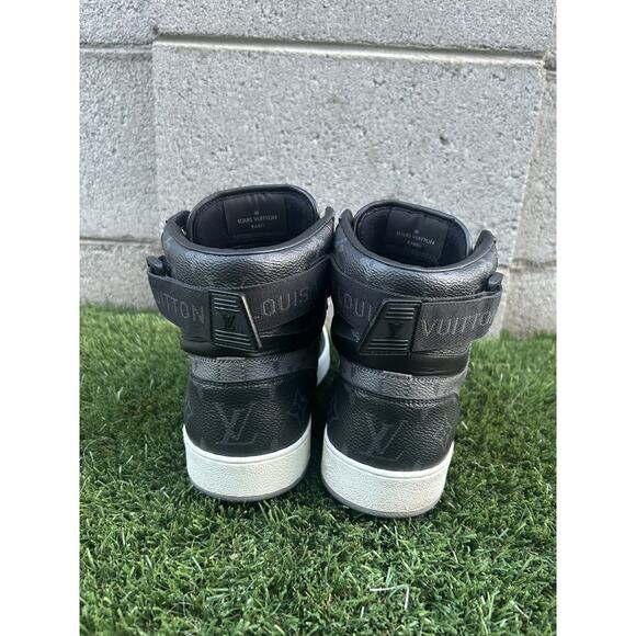 Authenticated Louis Vuitton Rivoli Sneaker LV Monogram Eclipse Men’s Size US 7 main image 6